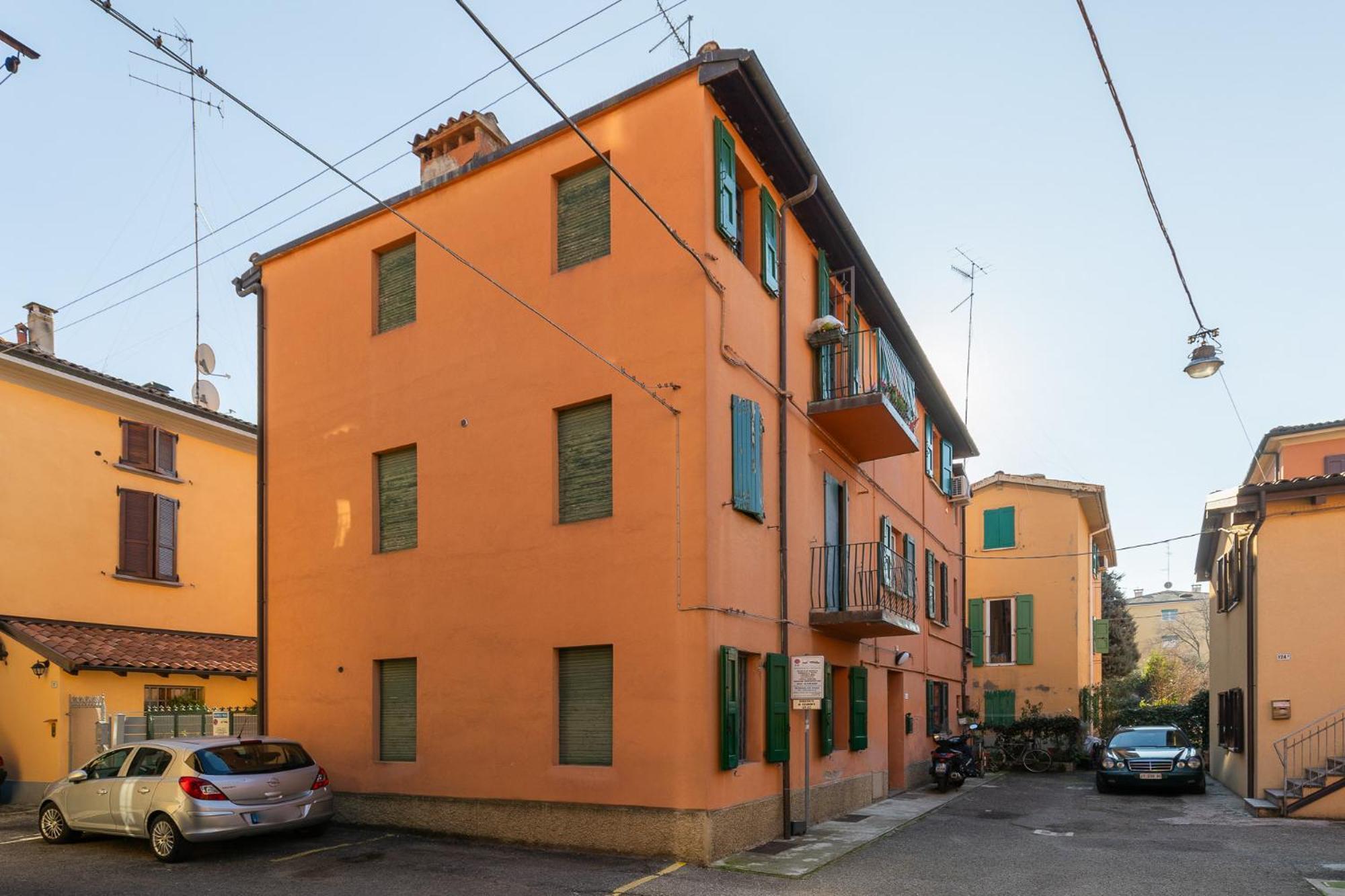 Social Costa-Holiday & Business Apartment Bologna Luaran gambar