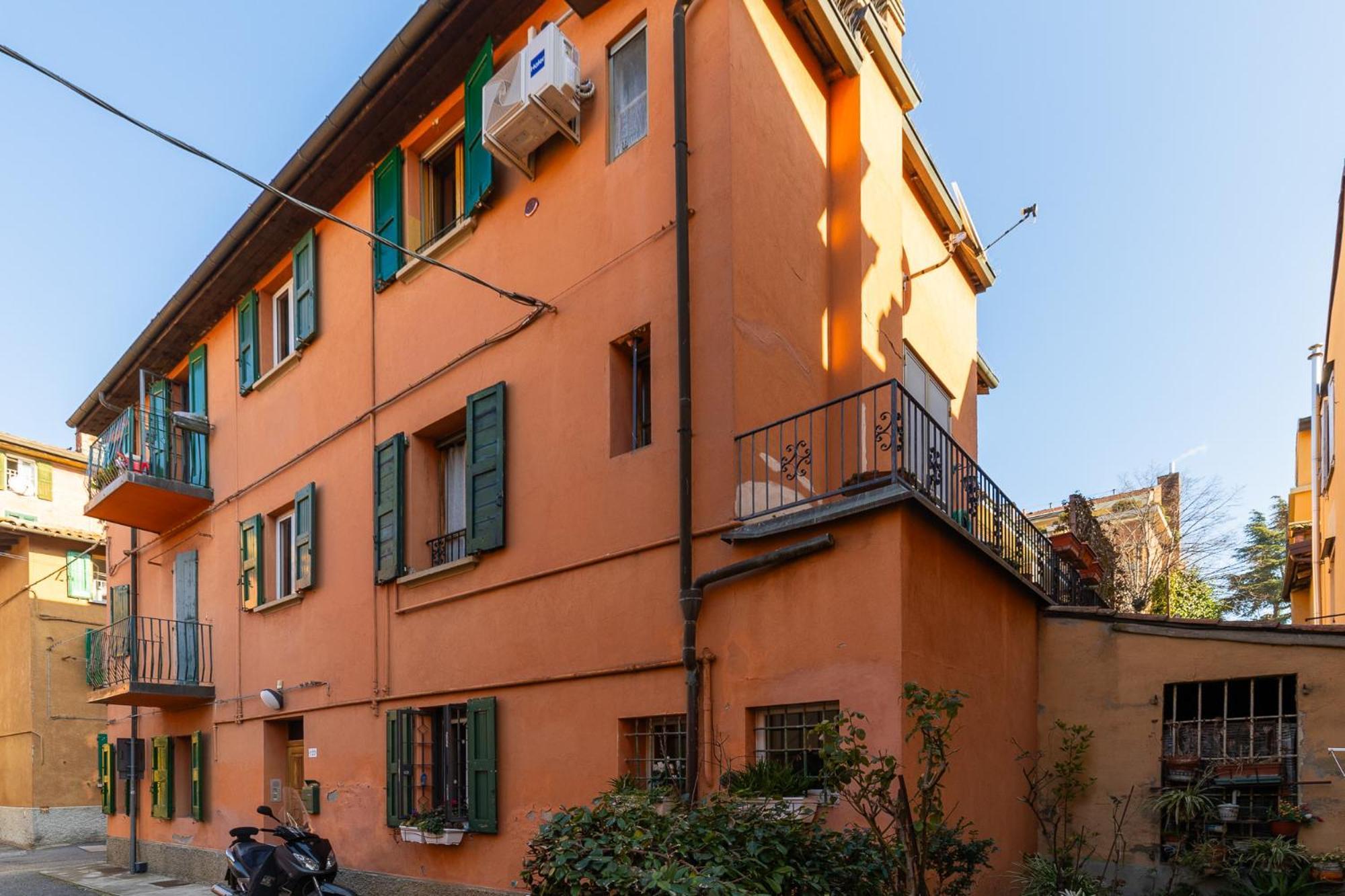 Social Costa-Holiday & Business Apartment Bologna Luaran gambar